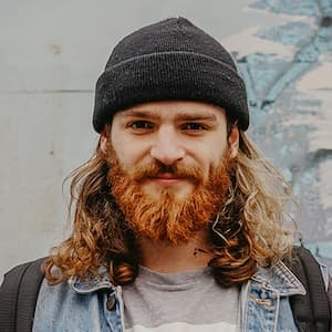 girlAuthor
