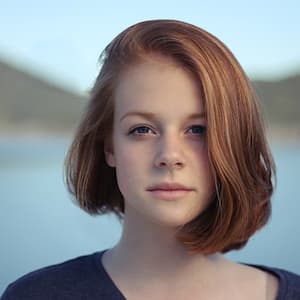 girlAuthor